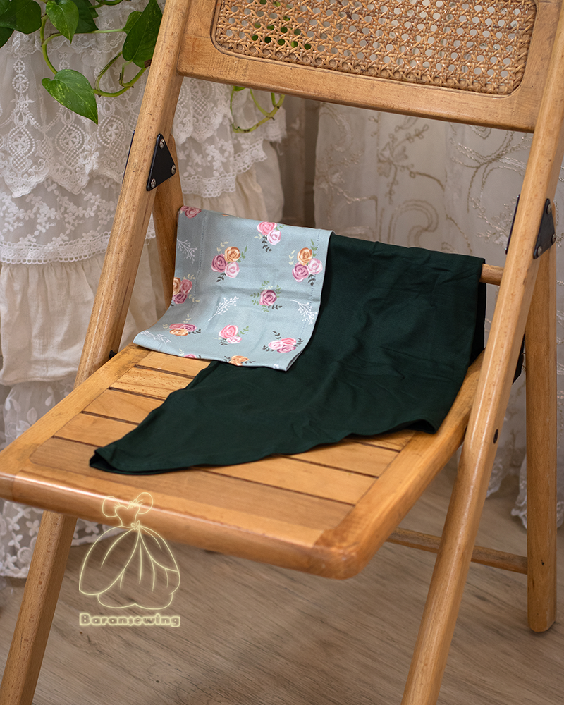 مقنعه سبز تیره با گلدار